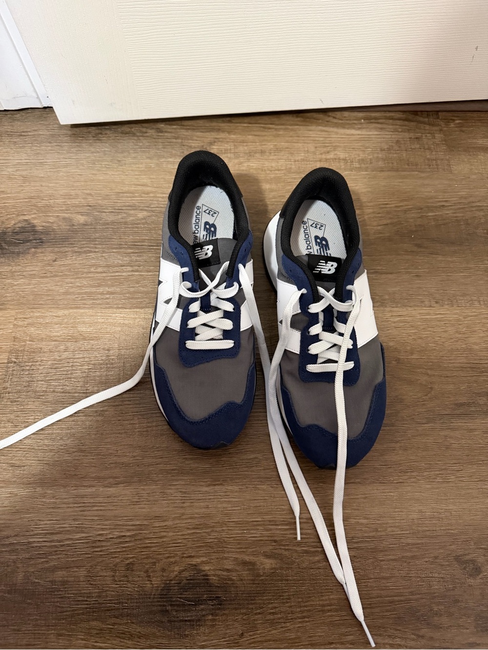 New Balance Men’s Navy Gray White Casual Sneakers